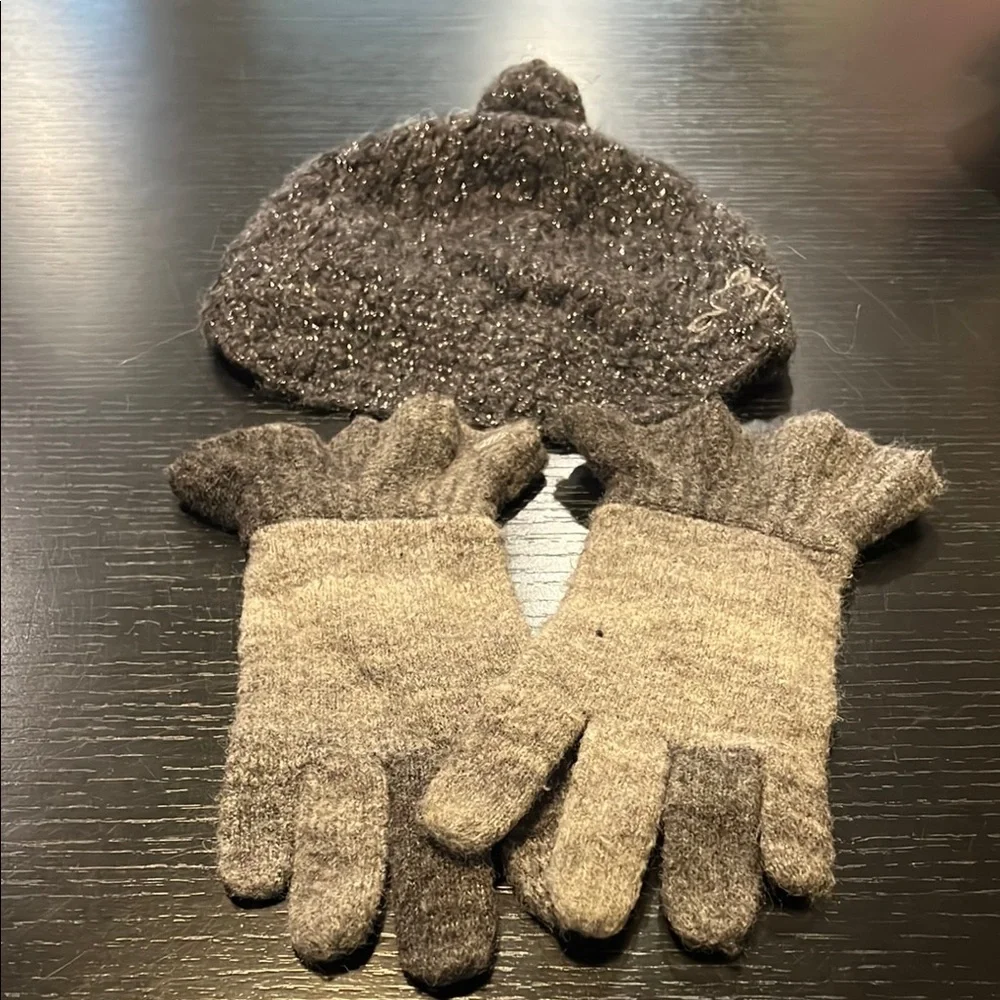 Gray Knit Gloves and Hat Set
